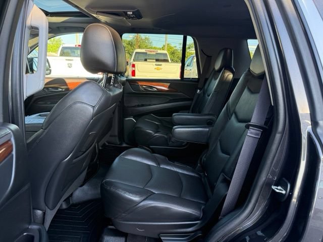 Used 2016 Cadillac Escalade Luxury AWD/4WD image 28