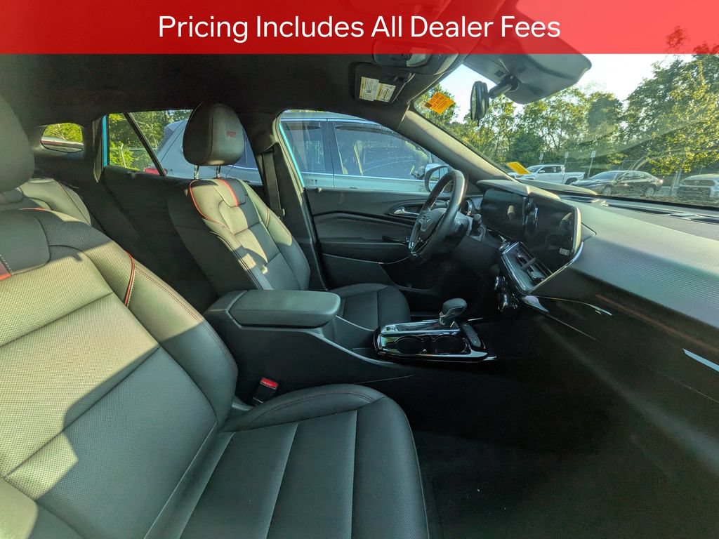 Used 2025 Chevrolet Trax RS w/ Driver Confidence Package FWD image 9