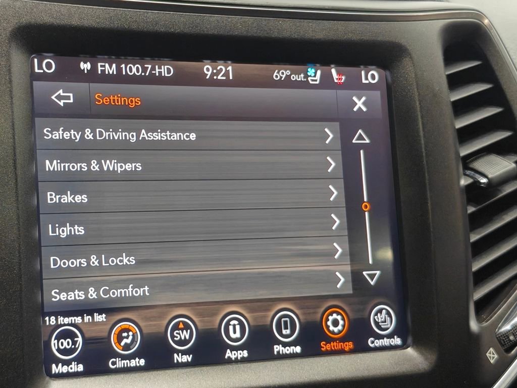 Used 2020 Jeep Cherokee Trailhawk image 52