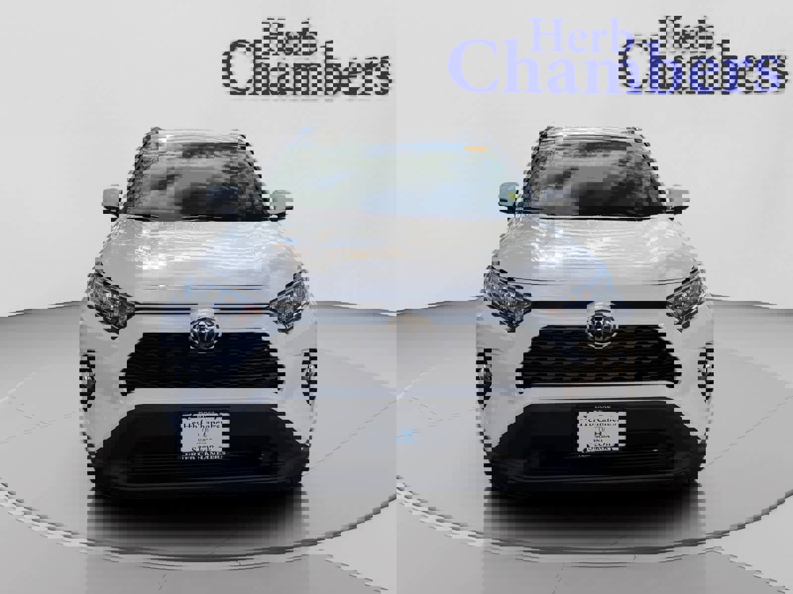 Used 2021 Toyota RAV4 XLE image 2