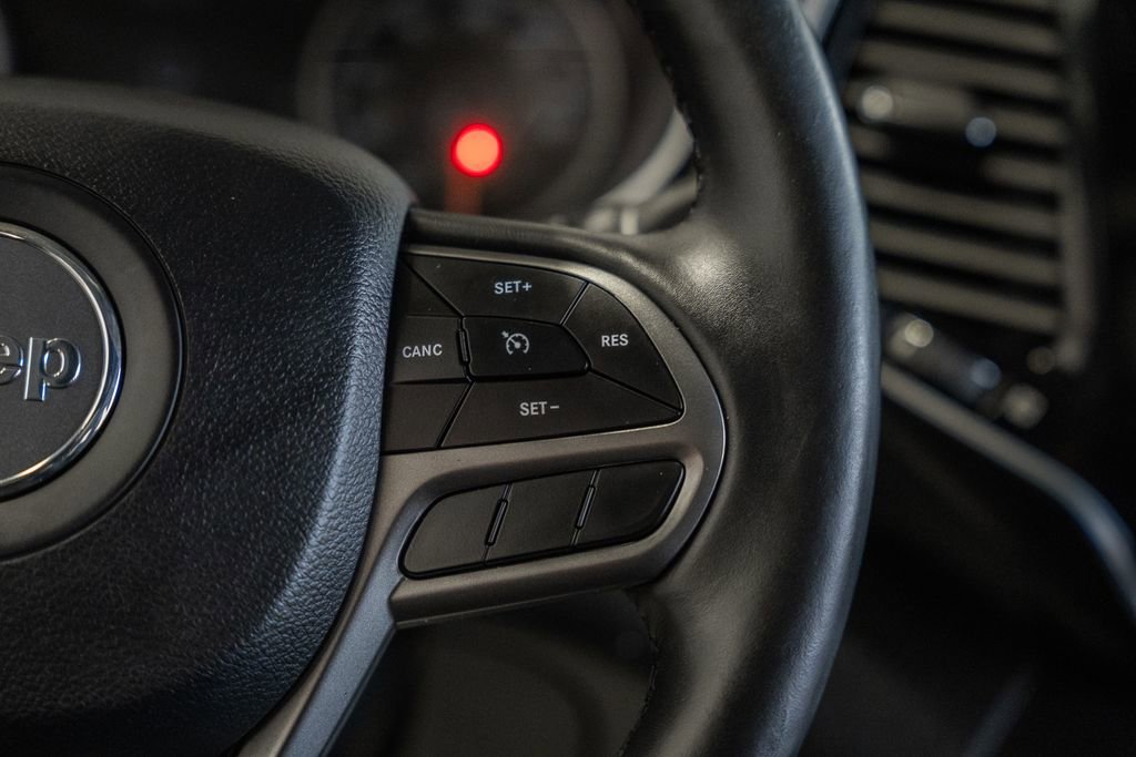 Certified 2019 Jeep Cherokee Limited w/ Trailer Tow Group image 33