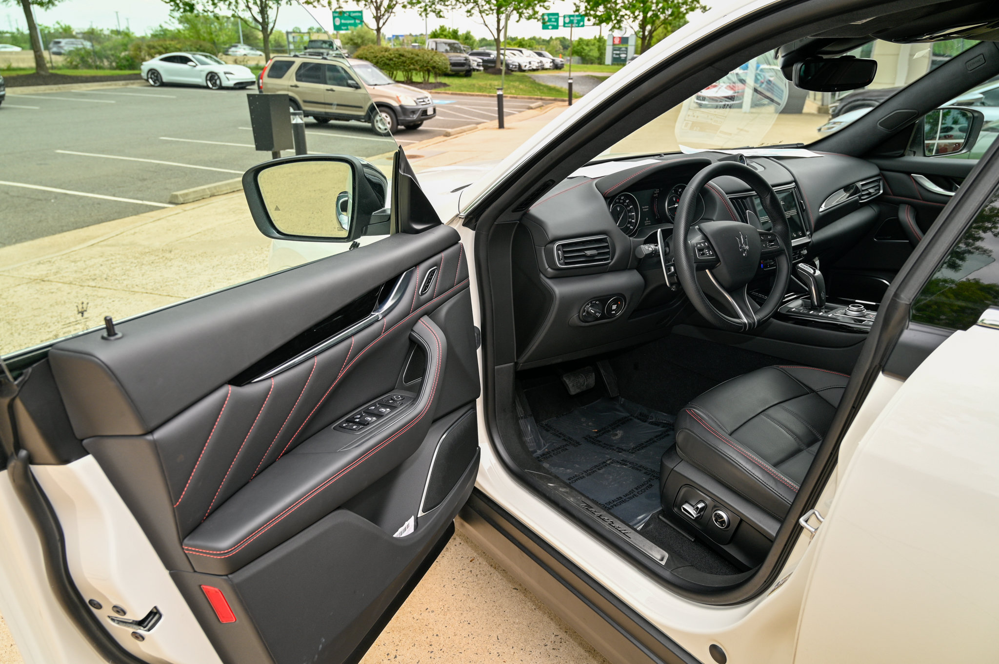 Used 2024 Maserati Levante Modena Ultima AWD/4WD image 15