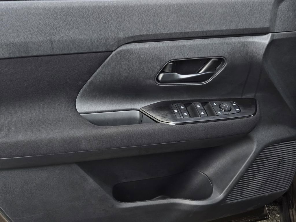 New 2026 Nissan Kicks S image 16