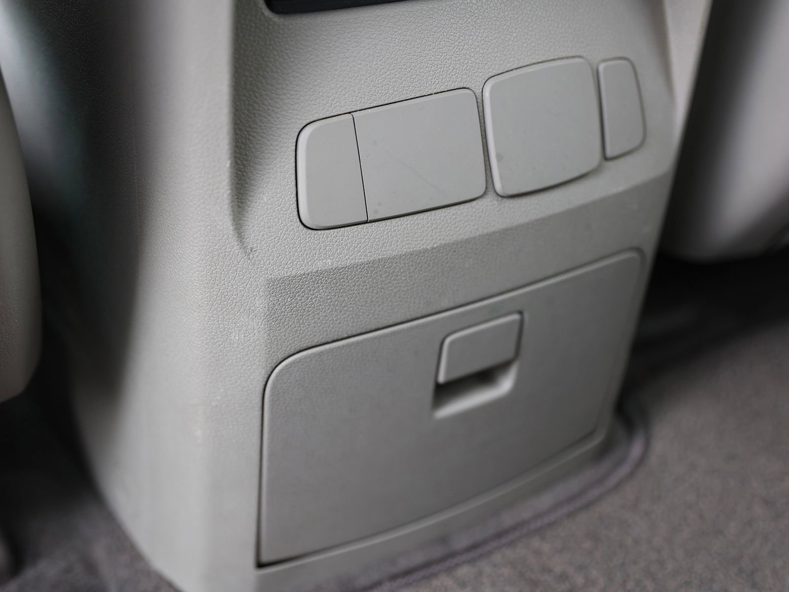Used 2016 Kia Sedona LX w/ Option Group 020 FWD image 23
