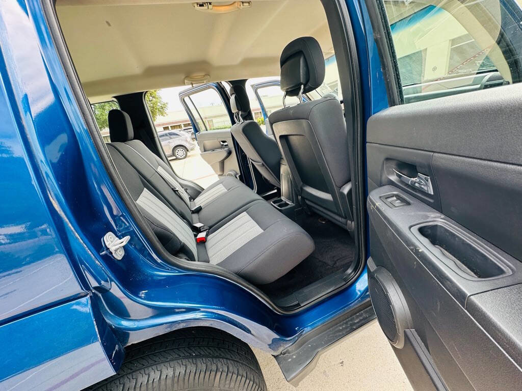 Used 2010 Jeep Liberty Sport image 18