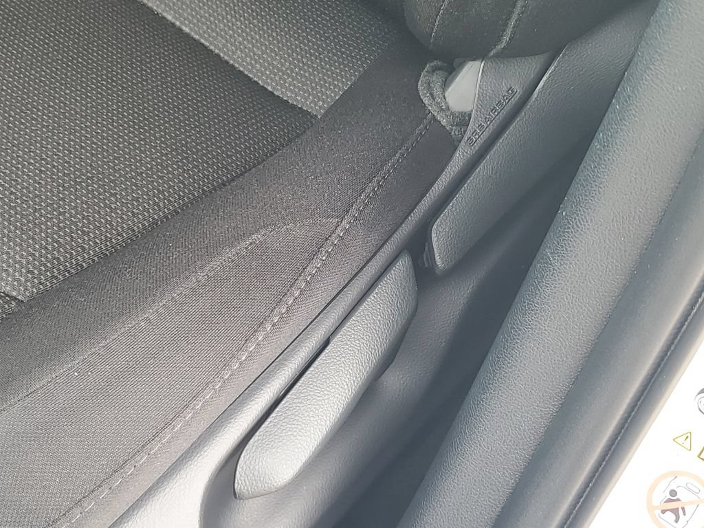 Certified 2021 Toyota Prius LE FWD image 16