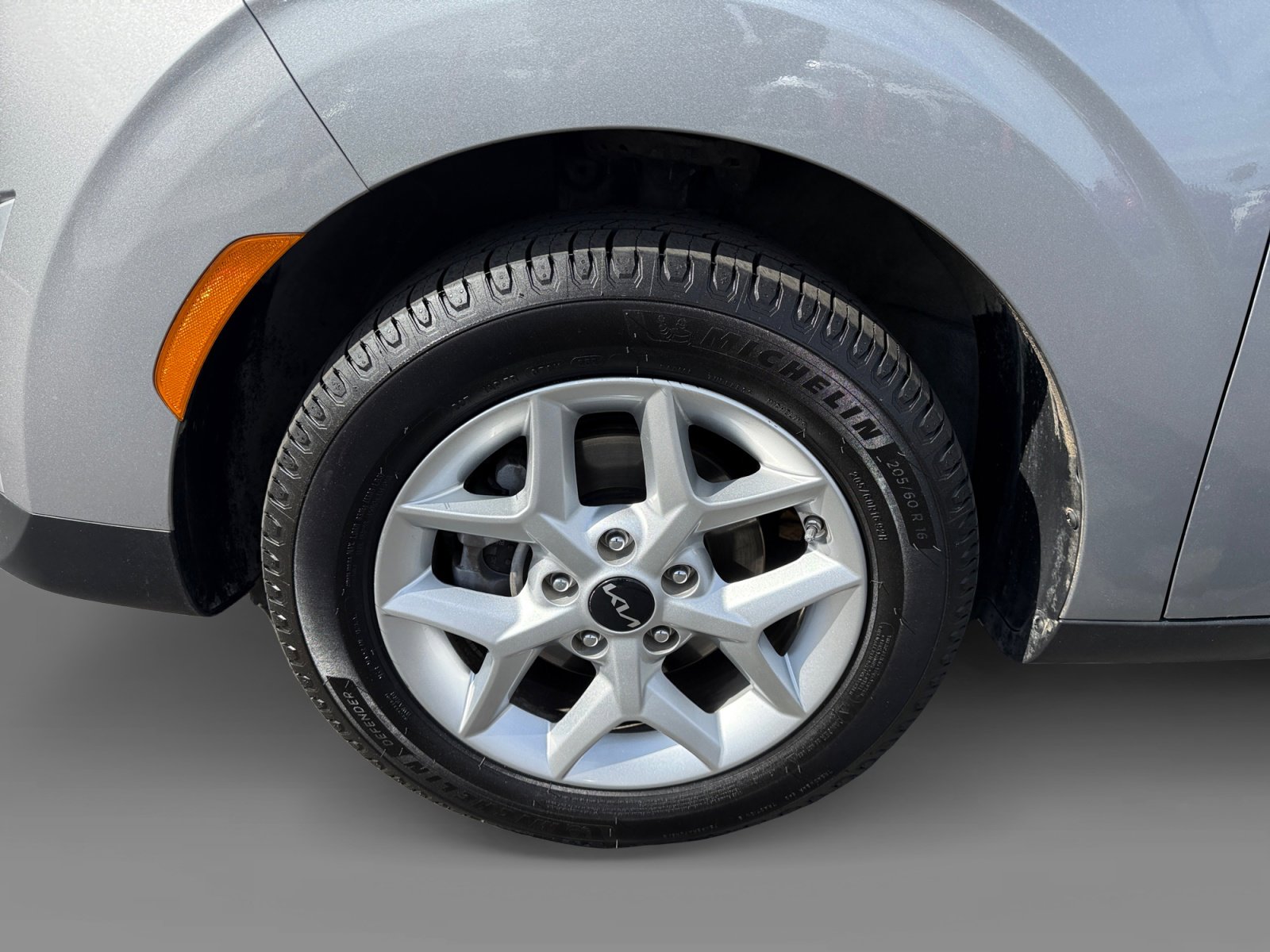 Used 2023 Kia Soul LX w/ LX Technology Package image 9