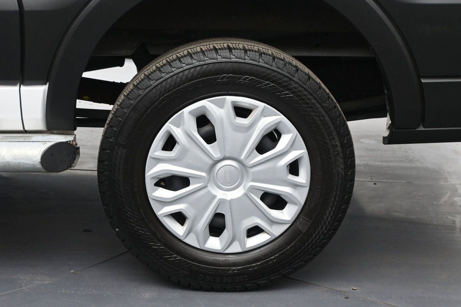 Used 2024 Ford Transit 250 Low Roof w/ Exterior Upgrade Package RWD image 9