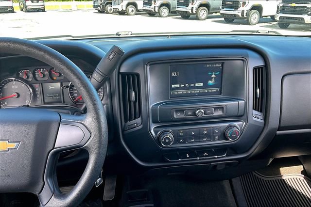 Used 2018 Chevrolet Silverado 1500 Custom w/ Custom Value Package image 10