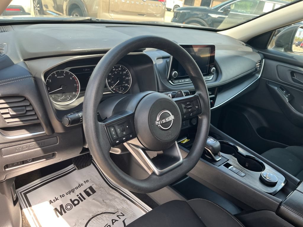 Used 2024 Nissan Rogue S AWD/4WD image 14