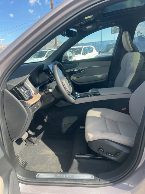 New 2026 Volvo XC90 B6 Plus w/ Protection Package Premier image 23