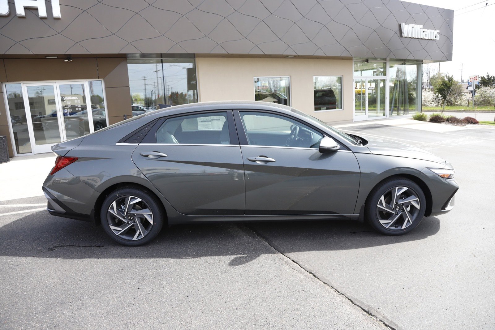 New 2026 Hyundai Elantra Limited FWD video 2