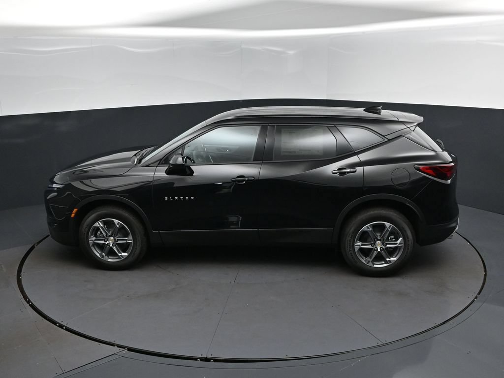 New 2026 Chevrolet Blazer LT FWD image 32
