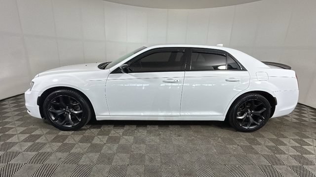 Used 2021 Chrysler 300 Touring w/ Sport Appearance Package RWD image 5