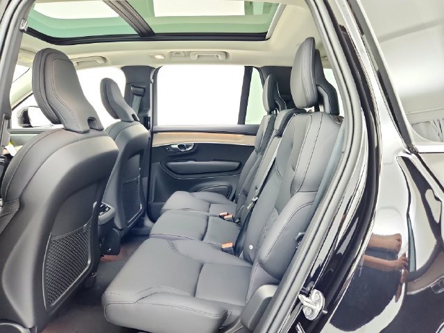 New 2026 Volvo XC90 B6 Plus w/ Protection Package Premier AWD/4WD image 24
