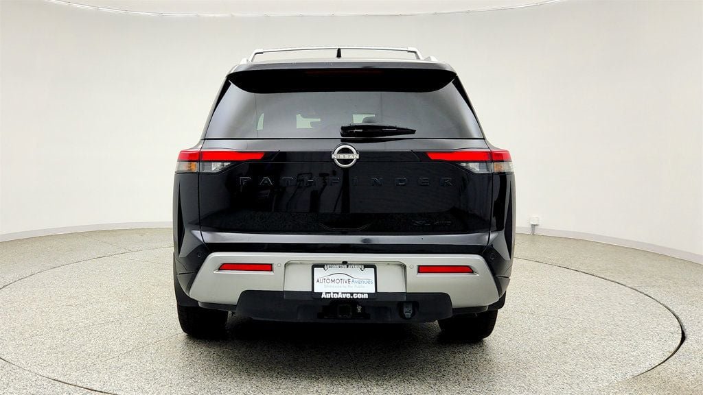 Used 2023 Nissan Pathfinder SL w/ SL Premium Package AWD/4WD image 6