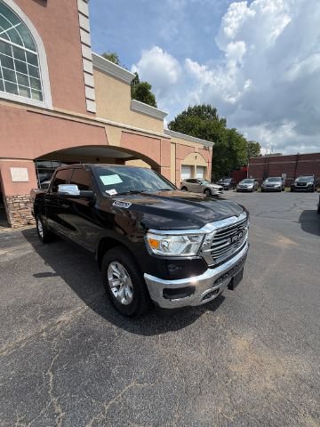 Used 2024 RAM 1500 Laramie AWD/4WD image 2