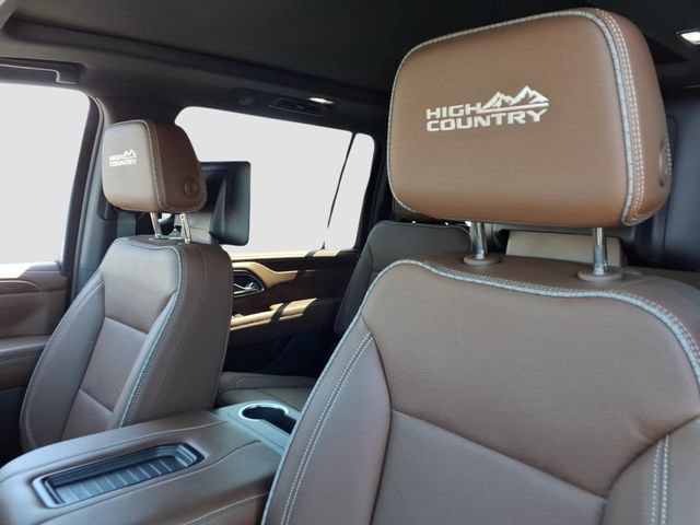 Used 2024 Chevrolet Suburban High Country AWD/4WD image 16