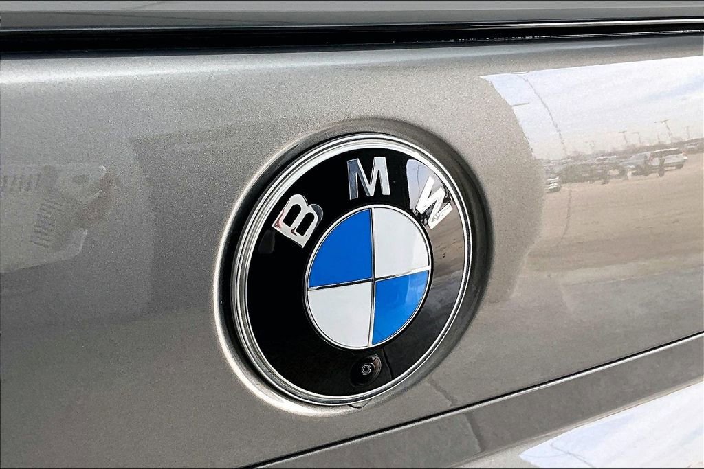 Used 2025 BMW 740i image 42