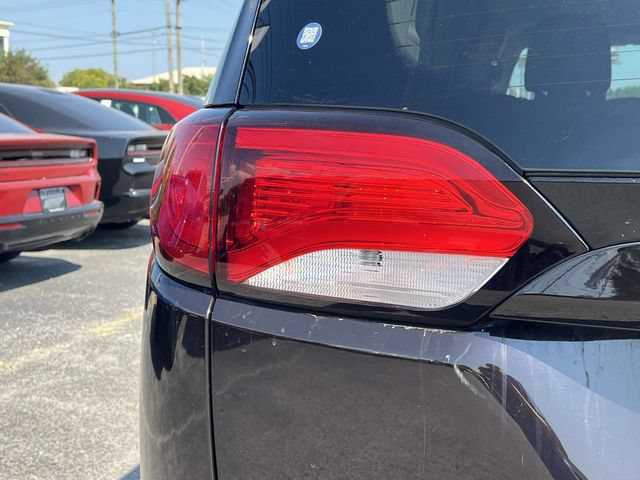 Used 2018 Chrysler Pacifica Touring-L FWD image 10
