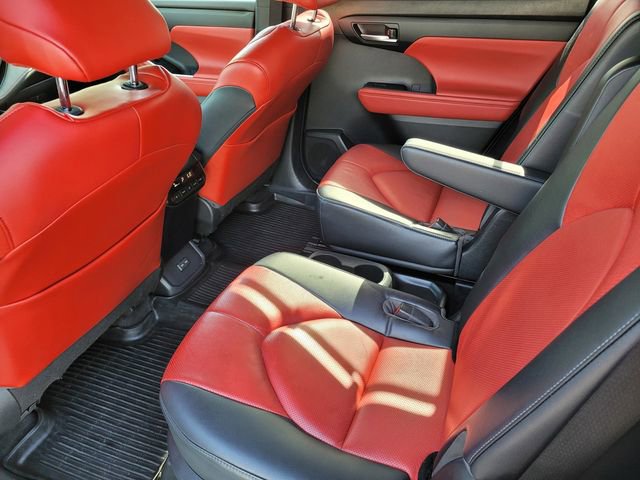 Used 2023 Toyota Highlander XSE image 17