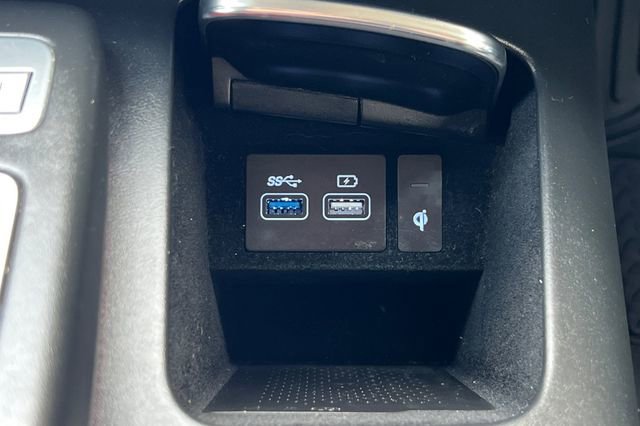 Used 2024 Genesis GV70 2.5T w/ Advanced Package image 39