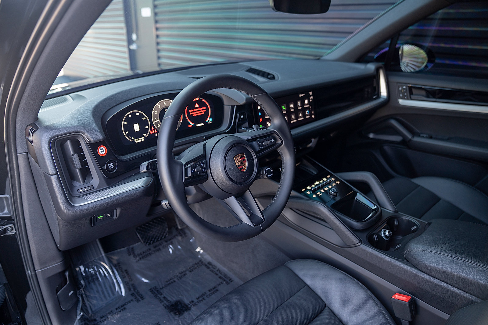 Certified 2025 Porsche Cayenne AWD/4WD image 4
