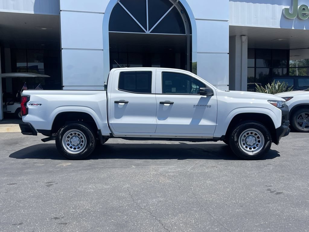 Used 2025 Chevrolet Colorado W/T AWD/4WD image 3