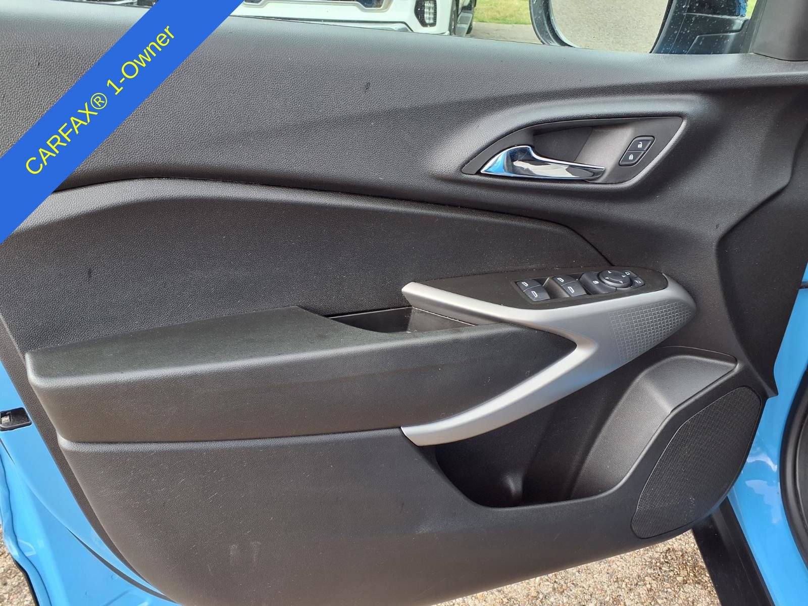 Used 2024 Chevrolet Trax RS w/ Driver Confidence Package FWD image 16
