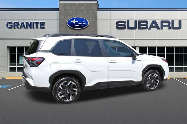 Used 2025 Subaru Forester Premium AWD/4WD image 11