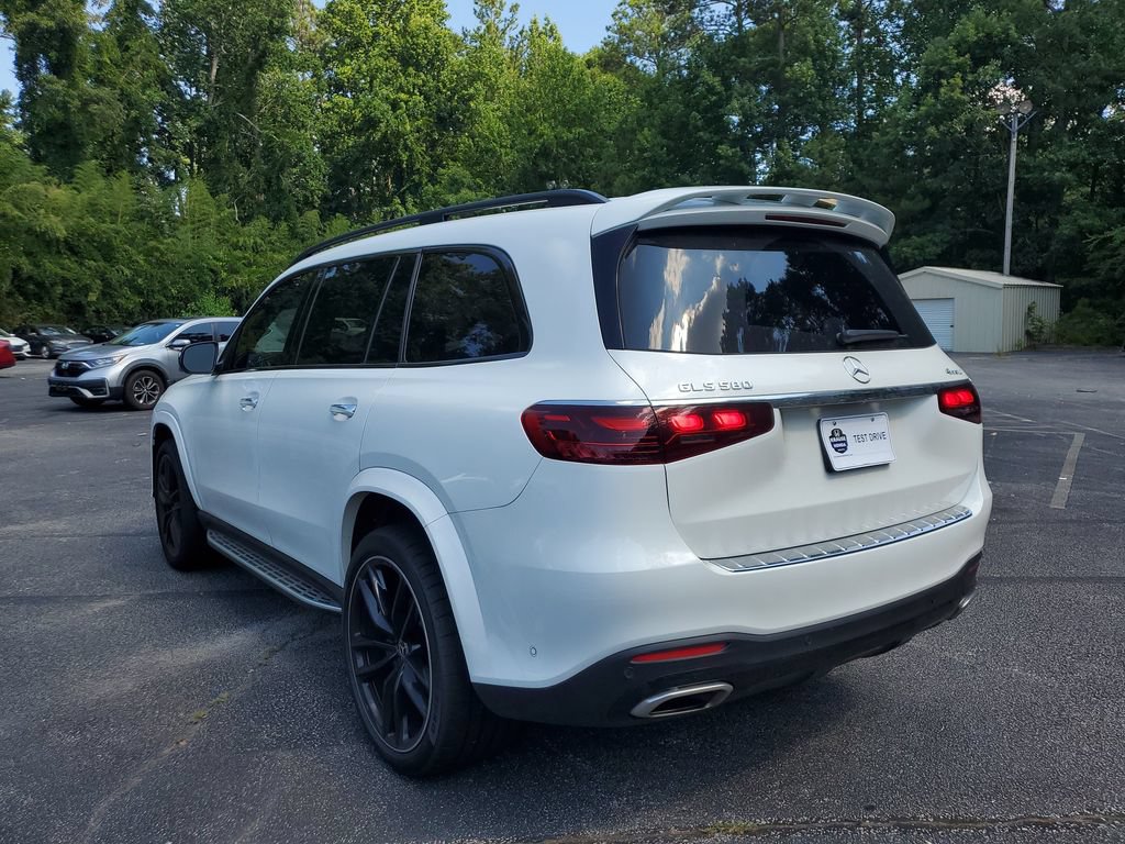 Used 2025 Mercedes-Benz GLS 580 4MATIC image 7