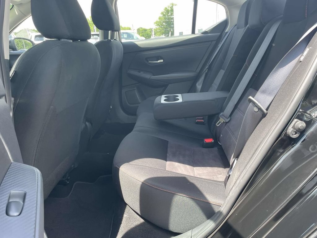 Used 2025 Nissan Sentra SR FWD image 8