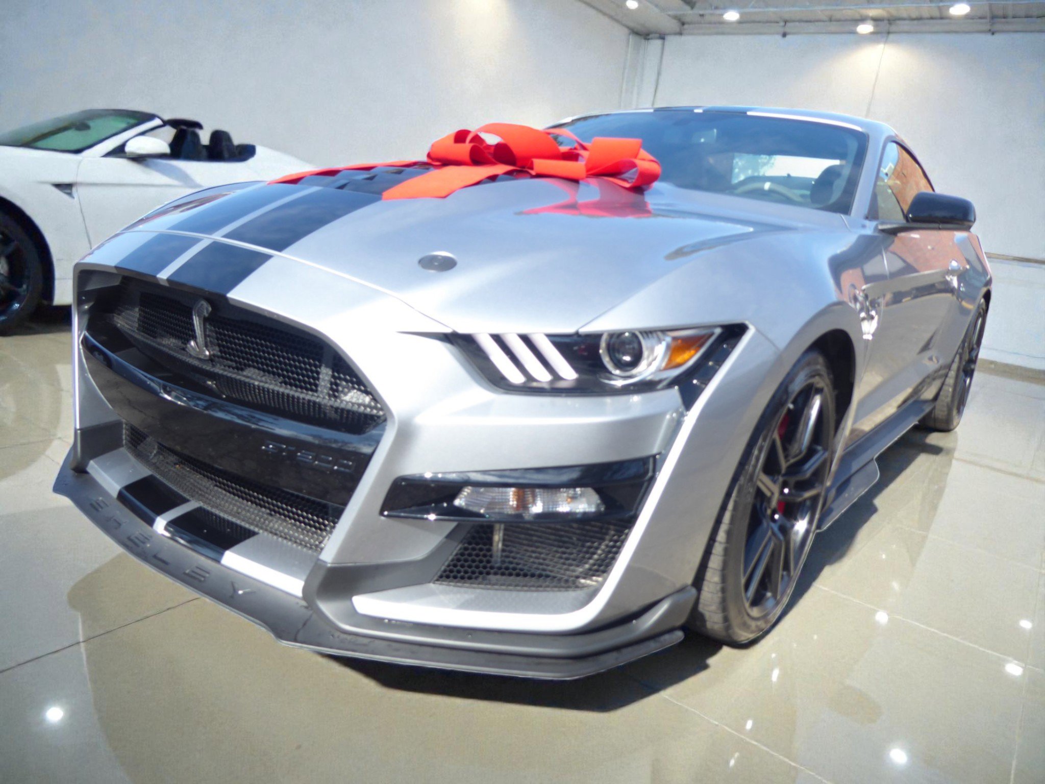 Used 2021 Ford Mustang Shelby GT500 w/ Technology Package RWD image 6