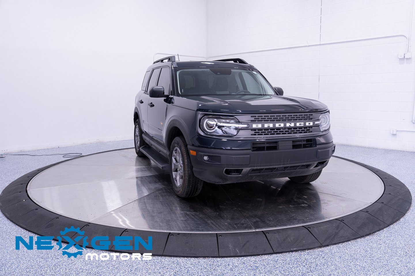 Used 2023 Ford Bronco Sport Badlands image 3