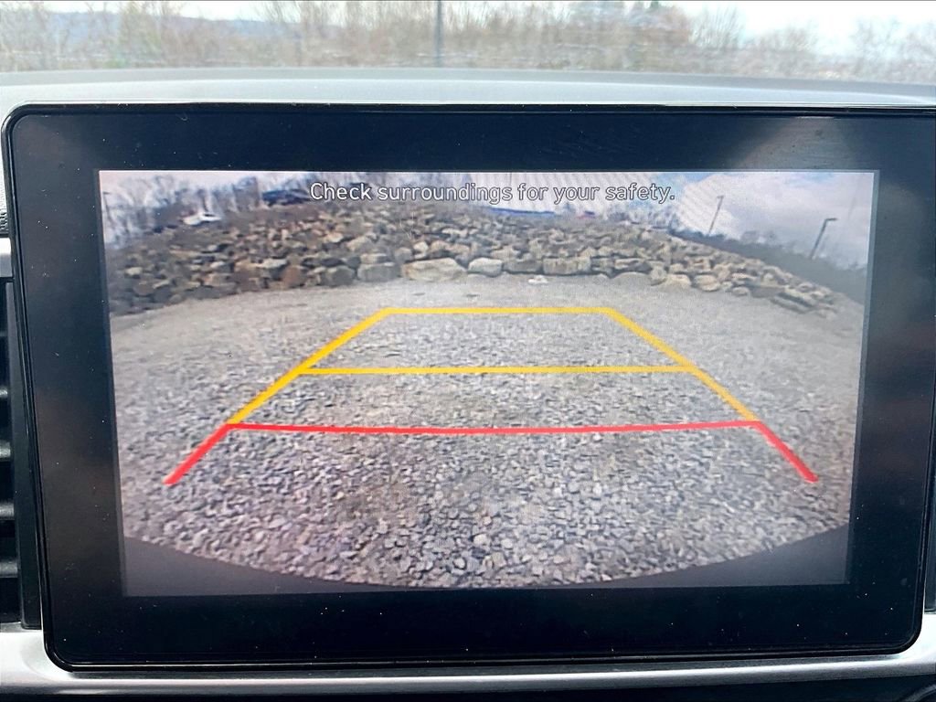 Used 2022 Hyundai Venue SEL image 16