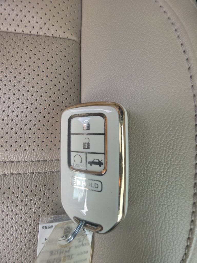 Used 2017 Honda CR-V Touring image 34