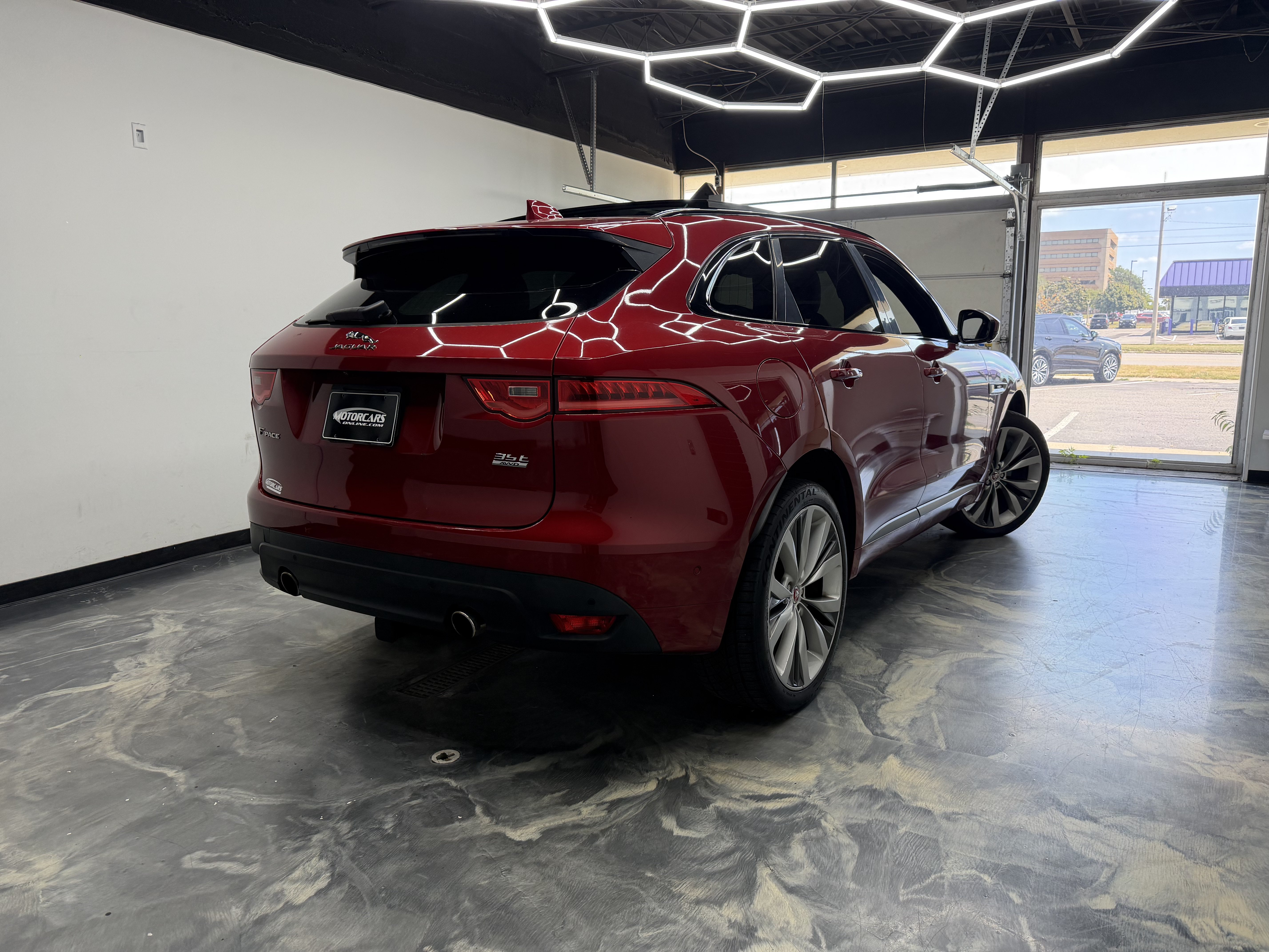 Used 2017 Jaguar F-PACE R-Sport AWD/4WD image 2
