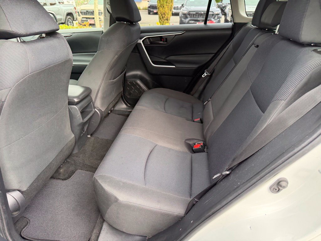 Used 2019 Toyota RAV4 LE w/ Carpet Mat Package AWD/4WD image 16