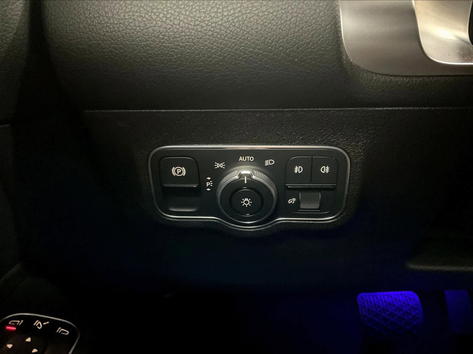 Used 2020 Mercedes-Benz GLB 250 4MATIC image 35