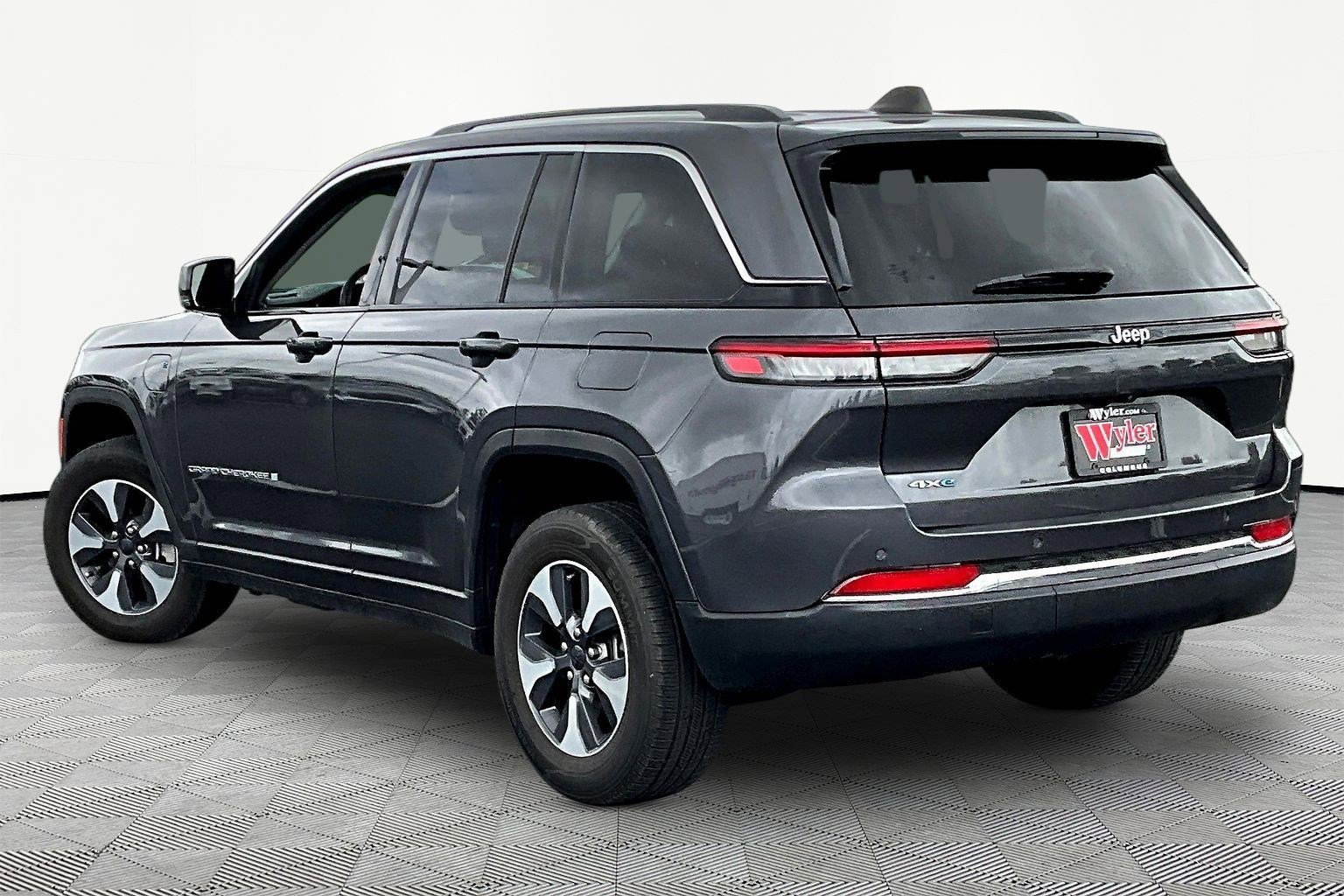 Used 2022 Jeep Grand Cherokee Limited 4xe AWD/4WD image 4