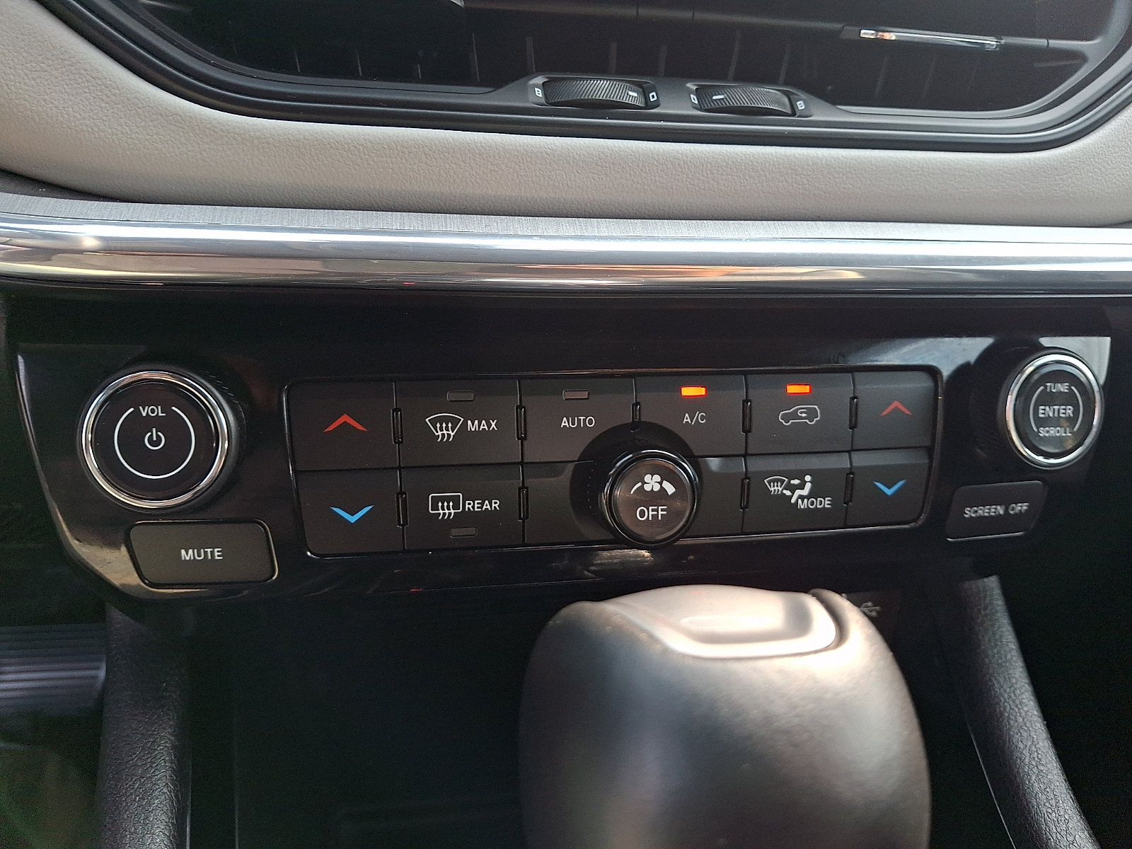 Used 2022 Jeep Compass Limited AWD/4WD image 15