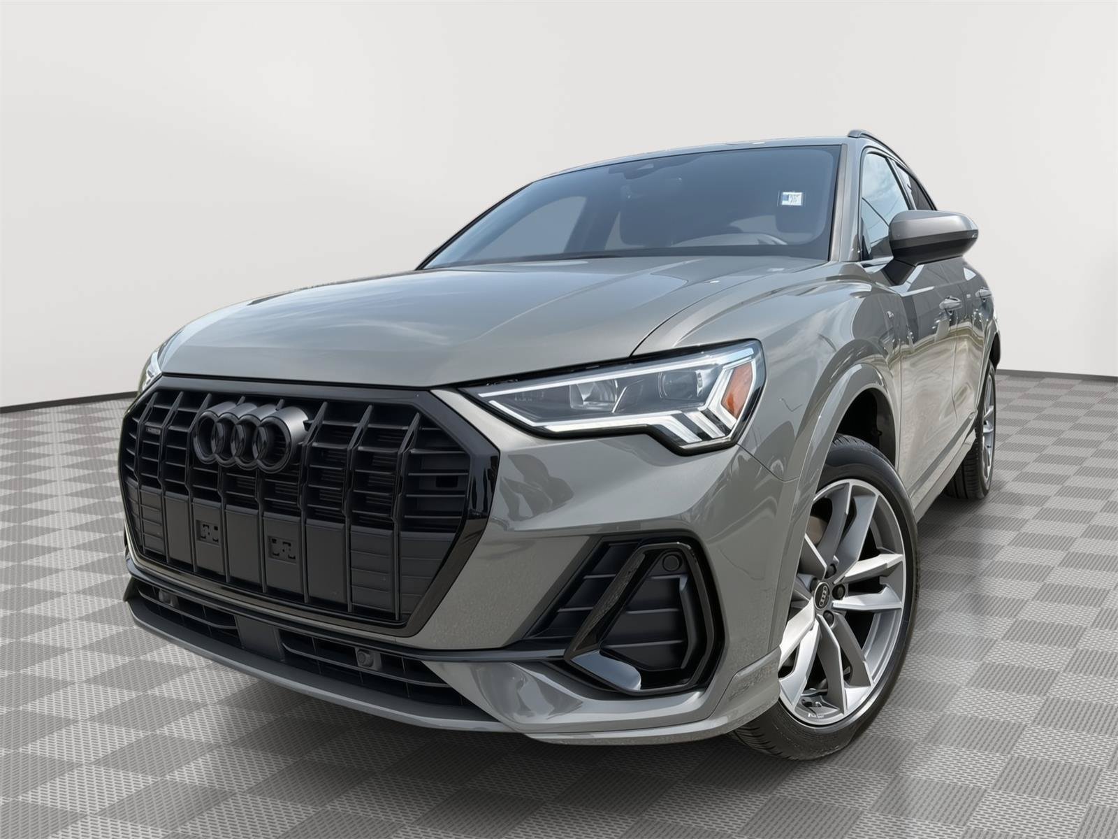 Certified 2025 Audi Q3 2.0T Premium AWD/4WD image 1