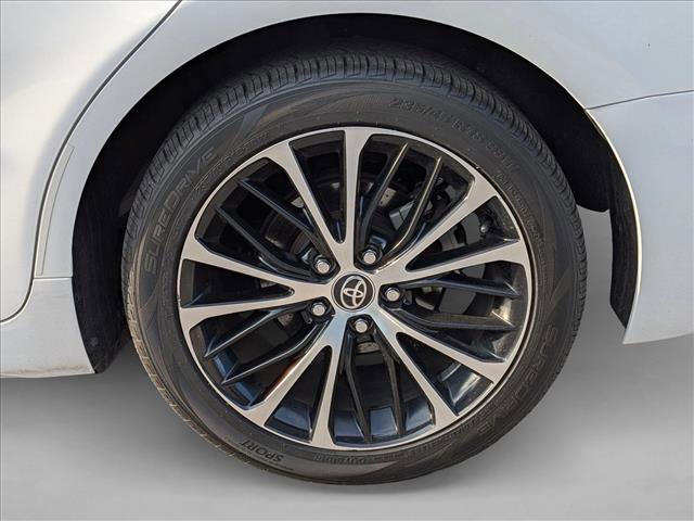 Used 2020 Toyota Camry SE image 3