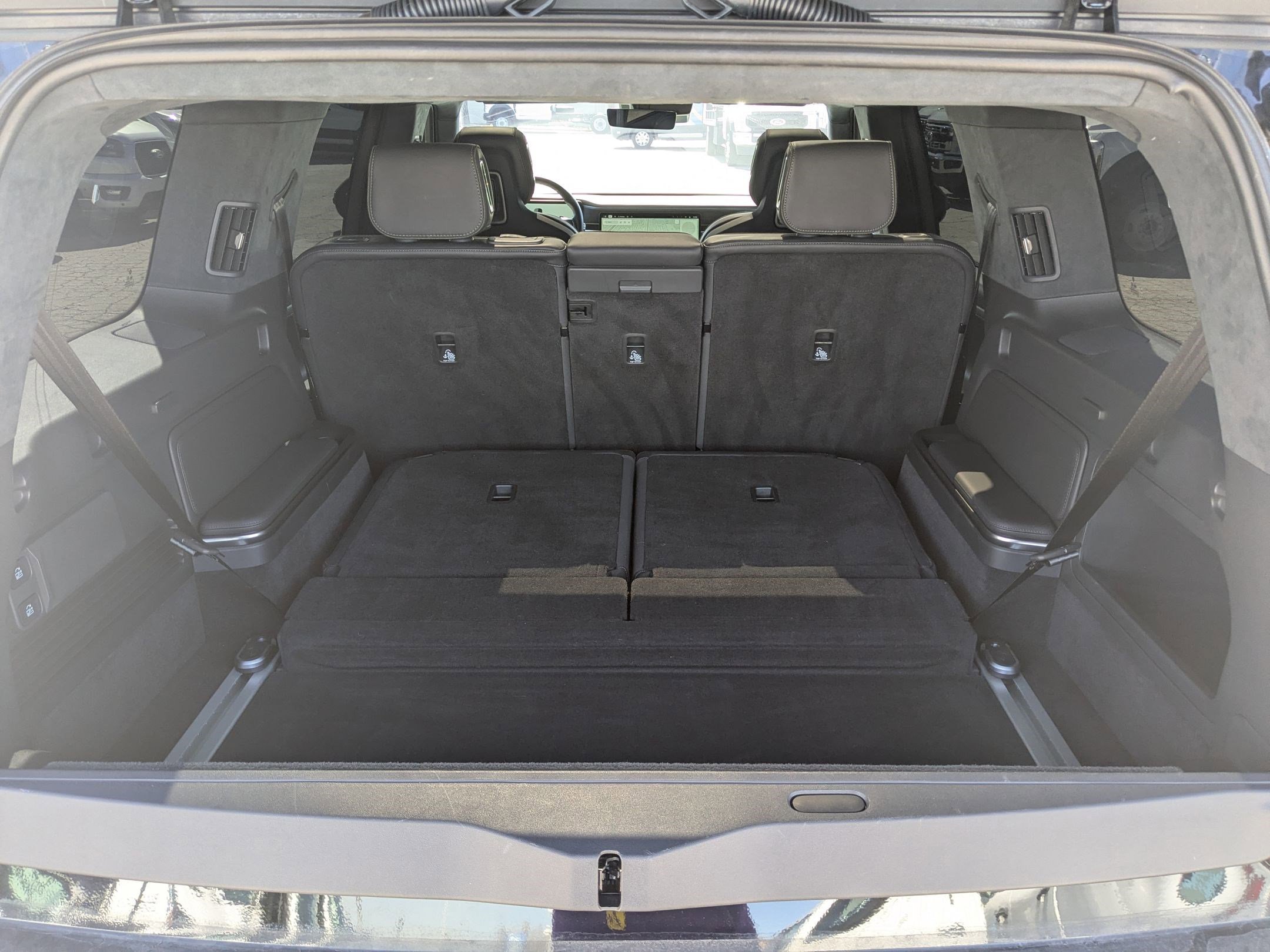 Used 2025 Rivian R1S Adventure AWD/4WD image 33