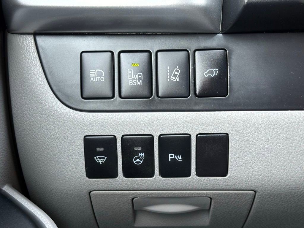 Used 2016 Toyota Highlander Limited Platinum image 31