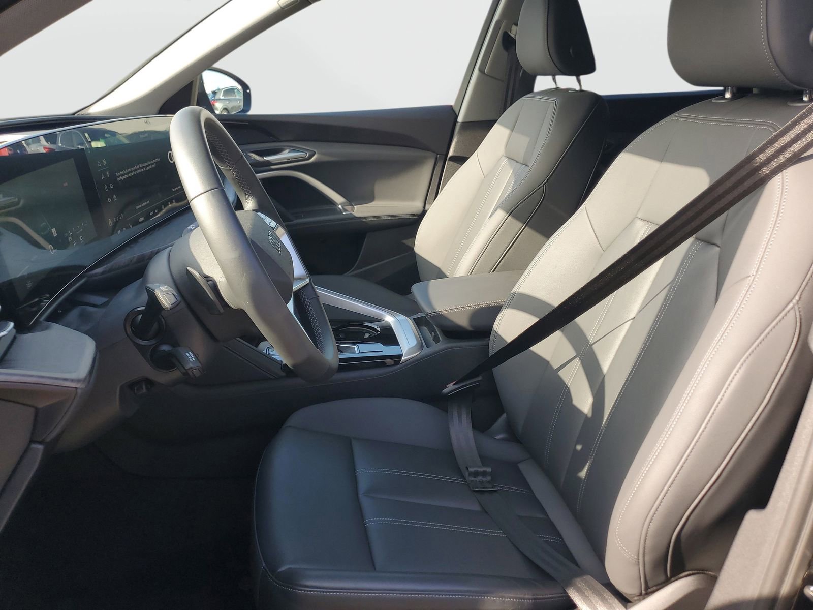 Used 2025 Audi Q5 Premium w/ Convenience Package image 18