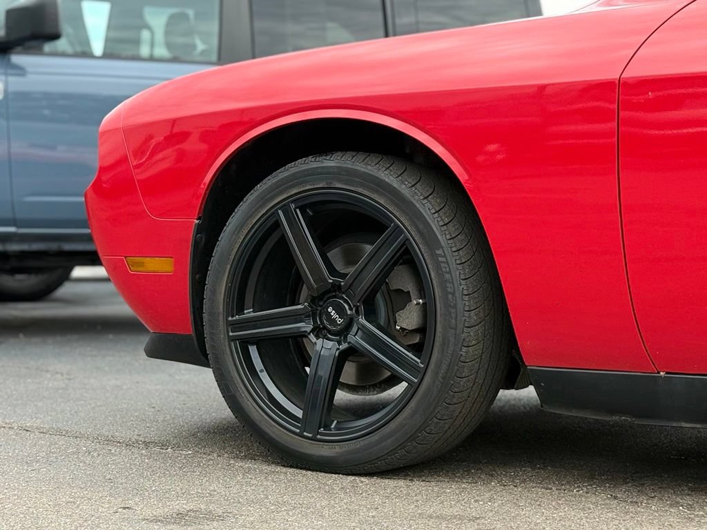 Used 2014 Dodge Challenger SXT Plus RWD image 32