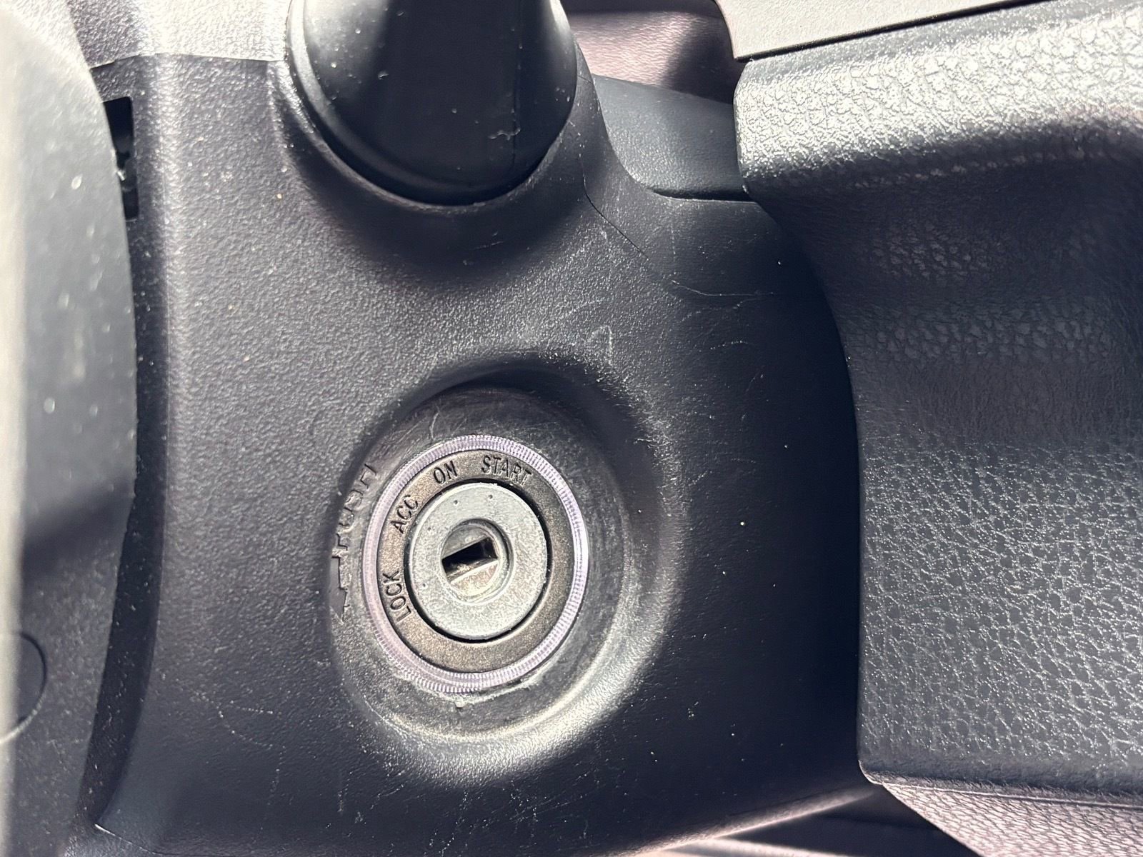 Used 2018 Toyota Camry LE FWD image 31