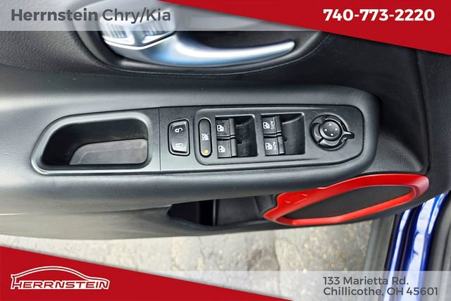 Used 2017 Jeep Renegade Trailhawk w/ Premium Trailhawk Package AWD/4WD image 14