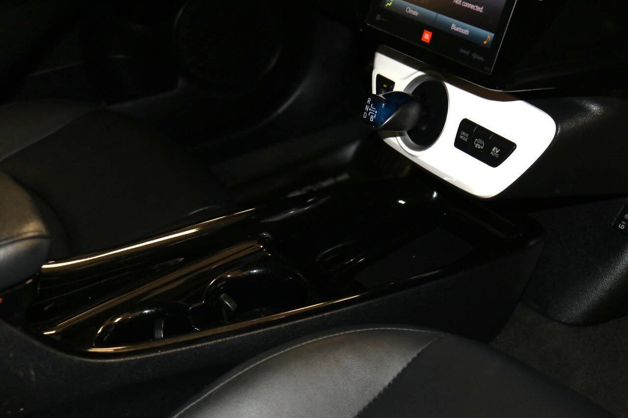 Used 2017 Toyota Prius Prime Advanced image 47